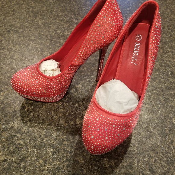 Red Pumps - Picture 2 of 4